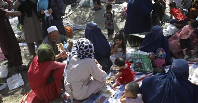 Afghanistan, la cooperazione italiana se ne va e lascia progetti mai completati: dalla strada Kabul-Bamiyan agli investimenti nella sanità