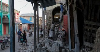 Copertina di Terremoto Haiti, 2.200 morti e 12.000 feriti. Corsa contro il tempo per trovare superstiti. Dalla Ue 3 milioni di euro per l’assistenza