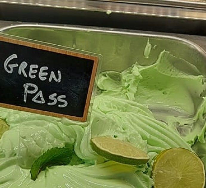 Il Green pass diventa un gelato dal sapore estivo. E il gusto legato alla pandemia va subito a ruba