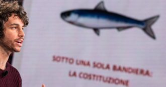 Copertina di Mattia Santori si candida col Pd alle Comunali di Bologna: “Diranno che ci svendiamo, la verità è che hanno paura di questa coalizione”
