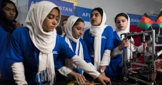 Copertina di Le “sognatrici”: il team di robotica tradito dalle promesse Usa