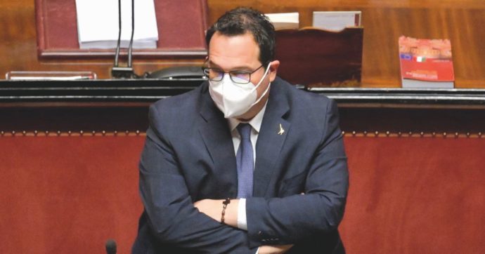 Ponza, sagre e interviste: Durigon come se niente fosse