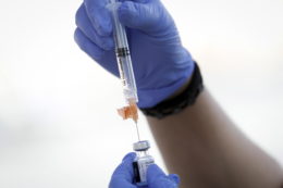 Copertina di Covid, via libera di Aifa a tre farmaci per il trattamento del virus in chi è ospedalizzato