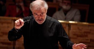 Copertina di Vaery Gergiev, il direttore d’orchestra amico di Putin cacciato anche dalla Filarmonica di Monaco: “Ha rifiutato di schierarsi contro la guerra in Ucraina”