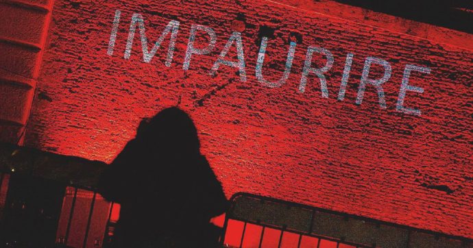 L’allarme di Telefono Rosa: “Reato di stalking a rischio”