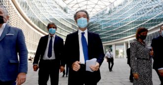 Copertina di Camici, lo staff di Fontana bloccò il cronista: “Dissero ‘non scrivere, danneggi la famiglia’”