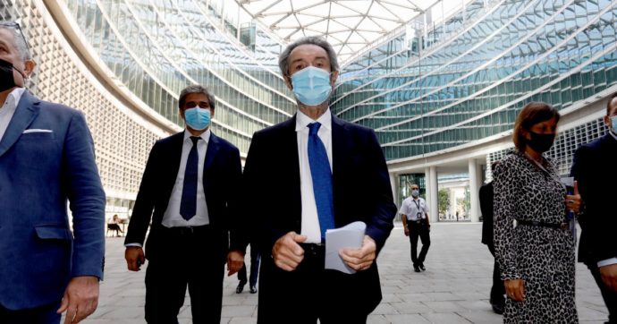 Camici, lo staff di Fontana bloccò il cronista: “Dissero ‘non scrivere, danneggi la famiglia’”