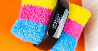 Copertina di Fitbit Luxe, recensione. Smart band perfetta per chi mette sport e salute al primo posto