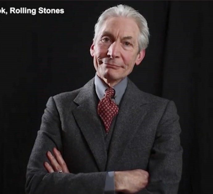 Rolling Stones, su Facebook l’omaggio a Charlie Watts. Lo storico batterista della band scomparso nei giorni scorsi