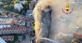 Incendio a Milano, il video dall’elicottero dei Vigili del Fuoco: a terra le squadre al lavoro per domare le fiamme