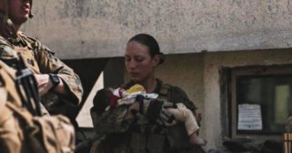 Afghanistan, chi sono i 13 marine ventenni uccisi nell’attacco dell’Isis a Kabul. Tra loro Nicole Gee: in aeroporto cullava un neonato