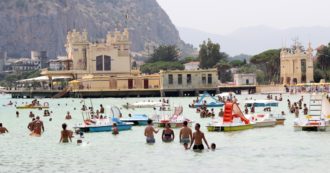Sicilia in zona gialla, tra operatori turistici che temono le disdette e cittadini che rifiutano di indossare la mascherina all’aperto