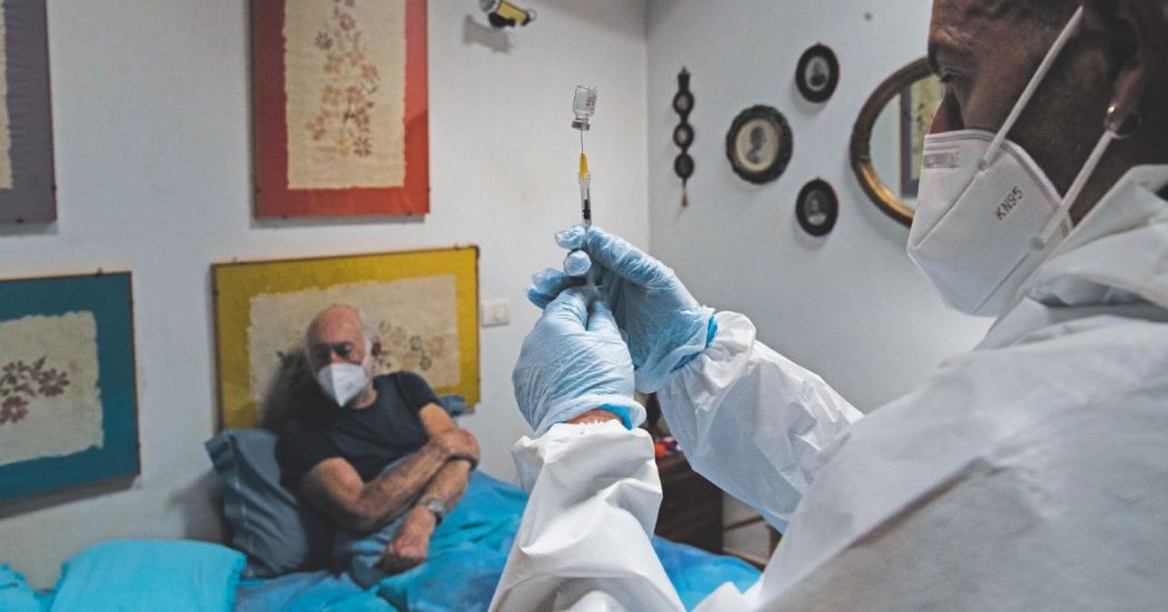 Anticorpi monoclonali: quelli offerti all’Italia funzionavano davvero, altro che ‘acqua fresca’