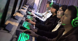 Copertina di Cina, stretta su influencer e gaming: fa paura la dipendenza da intrattenimento online