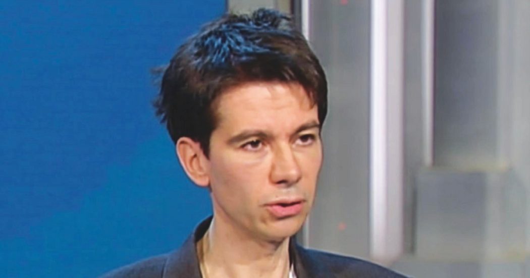 Francesco Bellomo, l’ex magistrato è stato prosciolto dalle accuse di stalking e violenza privata per 3 casi: “Il fatto non sussiste”