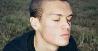 Copertina di Blanco, ecco chi è l’artista dell’estate: la sua “Mi fai impazzire” domina le classifiche. “Più che cantare urlo, ma con passione”