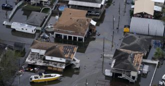 Copertina di Uragano Ida, tra New York e il New Jersey almeno 22 morti. Metro in tilt: dichiarato lo stato di emergenza per inondazioni