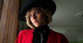 Copertina di Venezia 78, Spencer è “una favola tratta da una vera tragedia”: ecco cosa dobbiamo aspettarci dal nuovo film su Lady Diana con Kristen Stewart