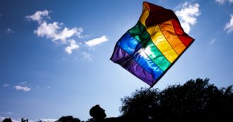 Copertina di In Friuli Venezia Giulia il primo Pride transfrontaliero della storia. Gli organizzatori: “Così mostriamo le contraddizioni europee”