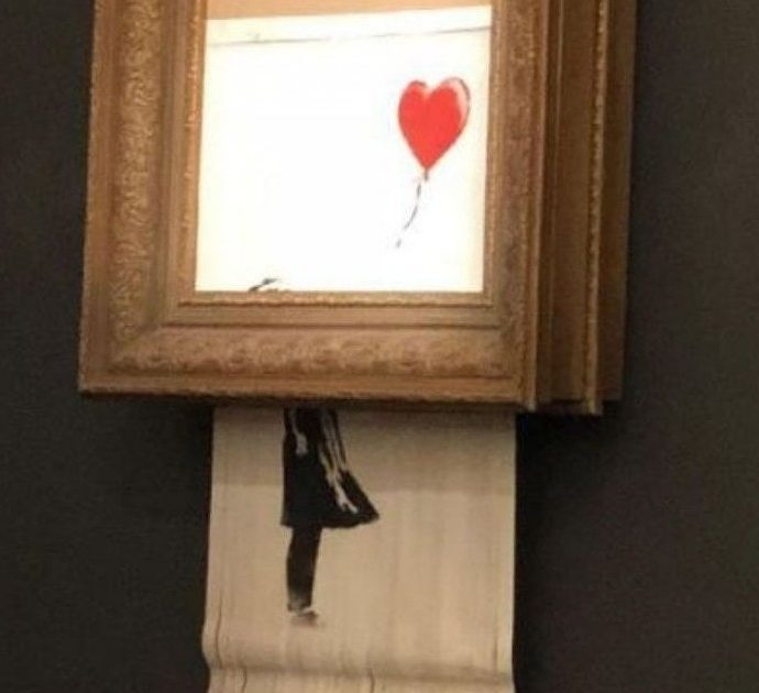 Banksy, torna all’asta la sua opera che si autodistrusse: oggi il prezzo di “Girl with a balloon” è 6 volte più alto di quello dell’originale
