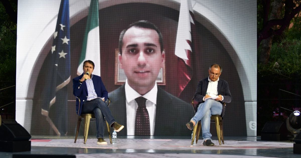 Dall’Afghanistan all’Italia, Di Maio alla festa del Fatto. ‘Improbabile che il governo talebano sia riconosciuto. Salvini? Scelga tra Meloni e il bene del Paese’
