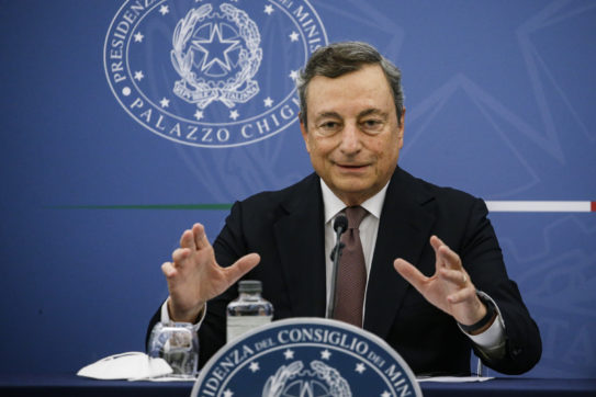 Il Fatto di domani.  Il vaccino obbligatorio può attendere: Draghi verso il super green pass. Afghanistan, ritirata Usa alla Sturmtruppen. Raggi, Bersani, Di Maio e Travaglio alla festa del Fatto