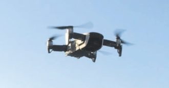 Copertina di Termometro in volo Ostia, in spiaggia è guerra dei droni