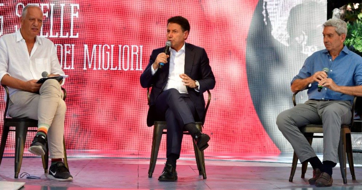 Conte alla Festa del Fatto: “M5s radicale nei principi e moderato nei toni. Per Meloni reddito cittadinanza è ‘metadone’? Frase volgare”