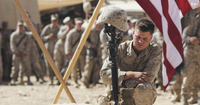 Infiltrati, armi e pass rubati: caos usa a Kabul