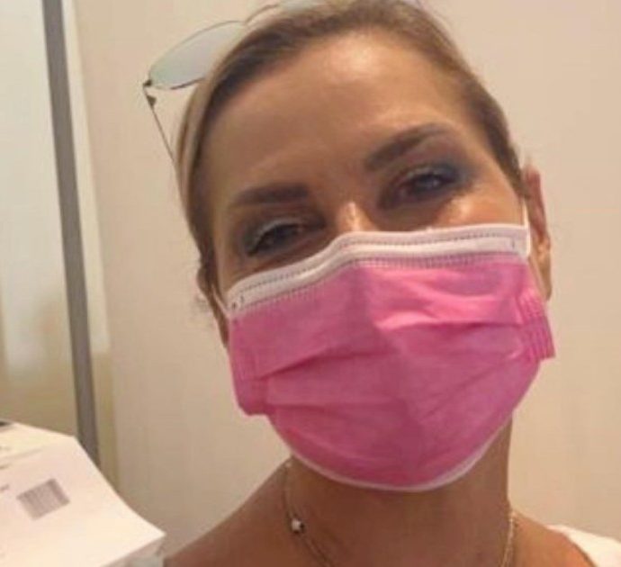 Simona Ventura: “Ho fatto il vaccino Covid. Avevo paura, colpa dell’informazione terroristica”