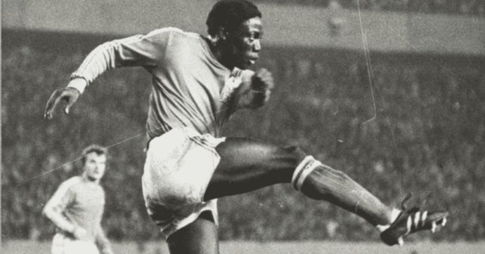 Morto Jean-Pierre Adams, da 39 anni era in coma. Fu il primo giocatore nato in Africa a vestire la maglia della Nazionale francese