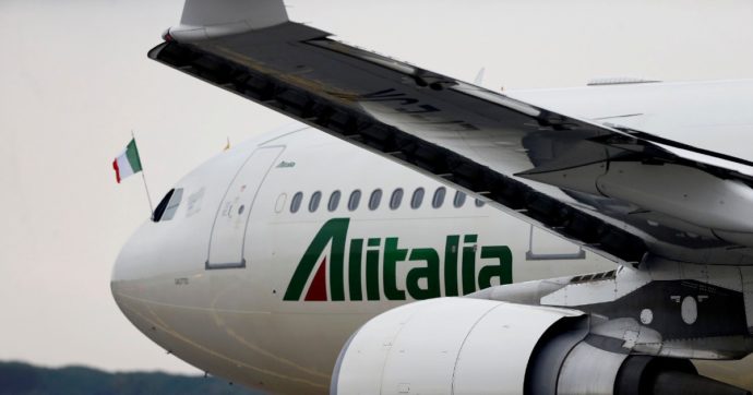 Copertina di Alitalia, Bruxelles non ha imposto al governo di rottamare il personale nel passaggio a Ita