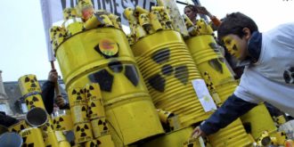 Copertina di Scorie e impianti: a posto, se va bene, tra altri 15 anni