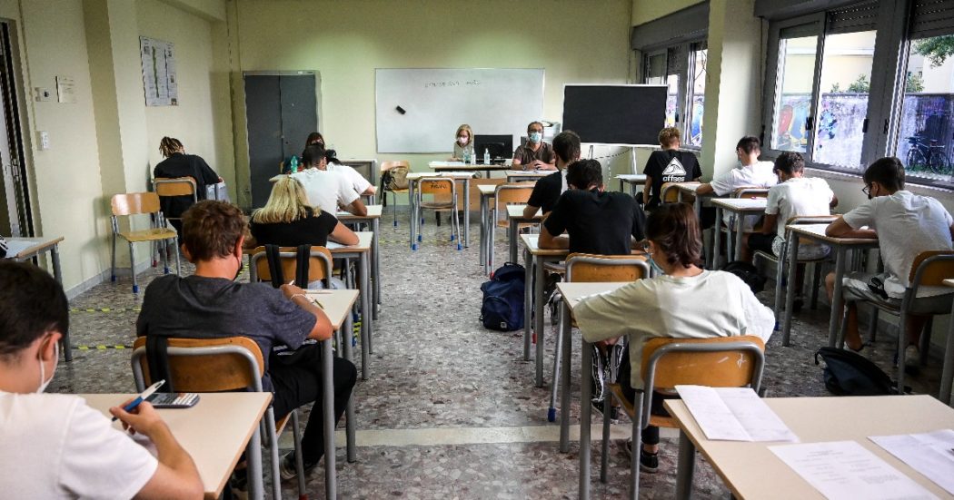 Professore morse uno studente durante una lite: “Reazione istintiva di autodifesa”