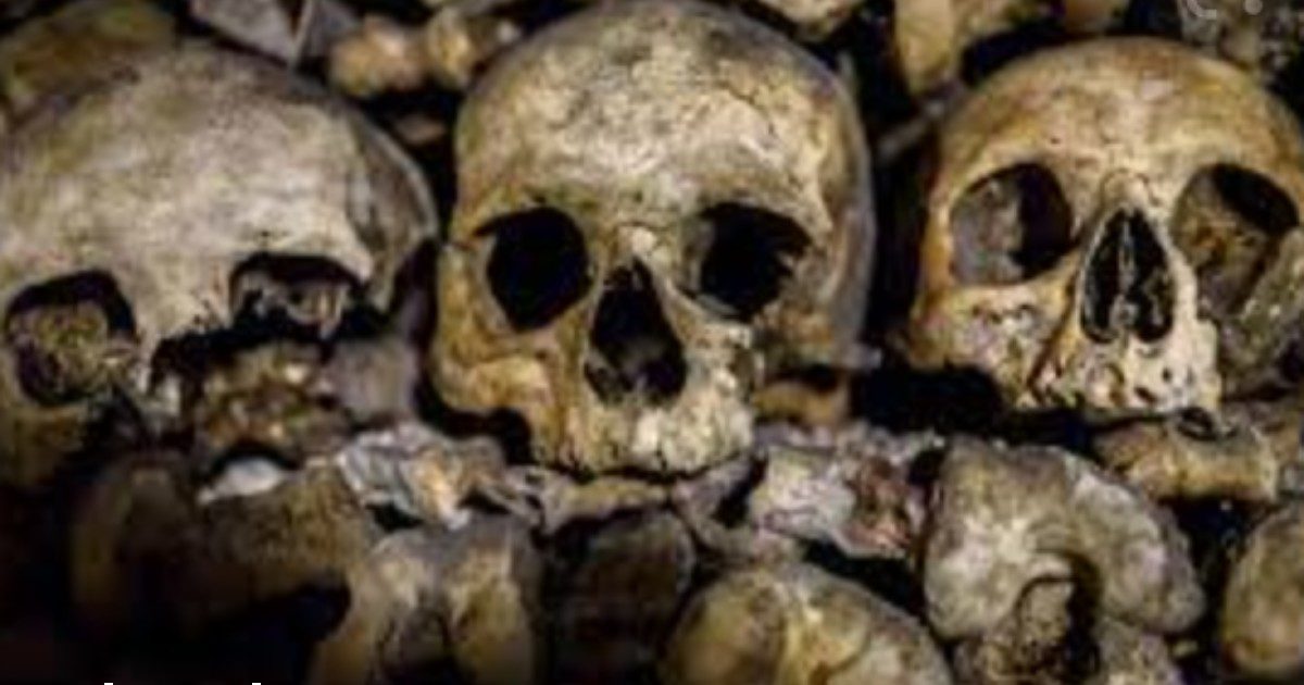 Ottanta scheletri con le mani legate trovati davanti a un casolare: la scoperta durante la costruzione di una casa di riposo