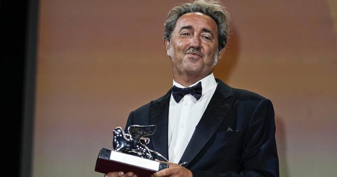 Festival di Venezia 2021, le inaspettate lacrime del regista Paolo Sorrentino (che non pianse per il premio Oscar)