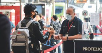 Copertina di Treni, aerei e bus (col pass). I controlli partono col buco