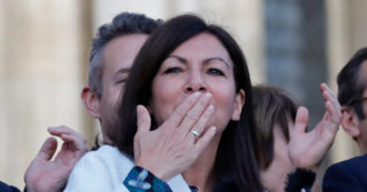 Copertina di La Francia affronta l’austerità e la sindaca di Parigi spende più di 80.000 euro per abiti di “rappresentanza”. La difesa: “È normale”