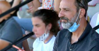 Eitan, il parere legale del governo israeliano: “Restituire bambino alla sua tutrice in Italia”. Il nonno indagato per sequestro di persona
