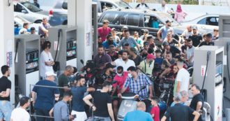 Copertina di Libano. La fine del mondo è ora: si muore per la benzina