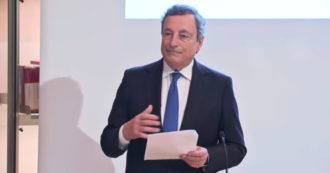 Copertina di Draghi ricorda Andreatta: “Bisogna fare quel che si deve fare anche se è impopolare” – Video