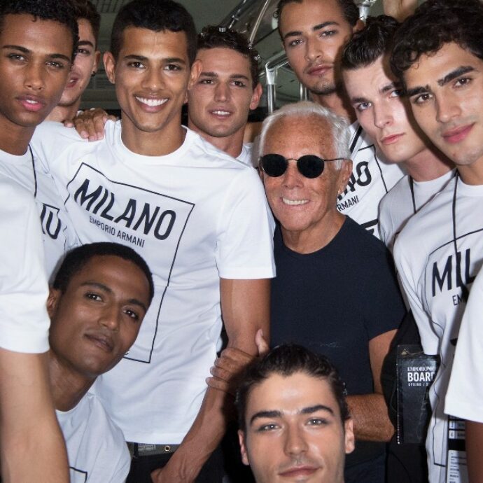 Emporio Armani compie 40 anni, dalla mostra “The Way We Are” al numero speciale dell’Armani Magazine: tutti gli appuntamenti in programma