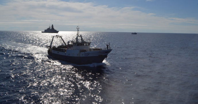 Tre pescatori di Sassari sotto processo a Parigi: hanno violato la riserva protetta delle Bocche di Bonifacio. “Hanno fatto resistenza”