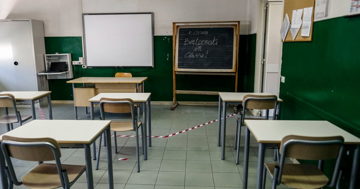 Contagi nelle scuole, Locatelli (Cts): “Mai parlato di chiusura prima di Natale”. Ma ci sono casi di interi istituti già in dad. I presidi: “Le Asl non non tracciano in tempo”