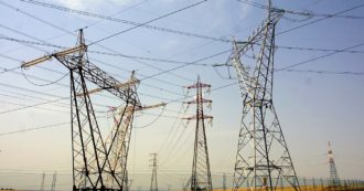 Copertina di Caro bollette,  Enel&C. si tengono mega  utili