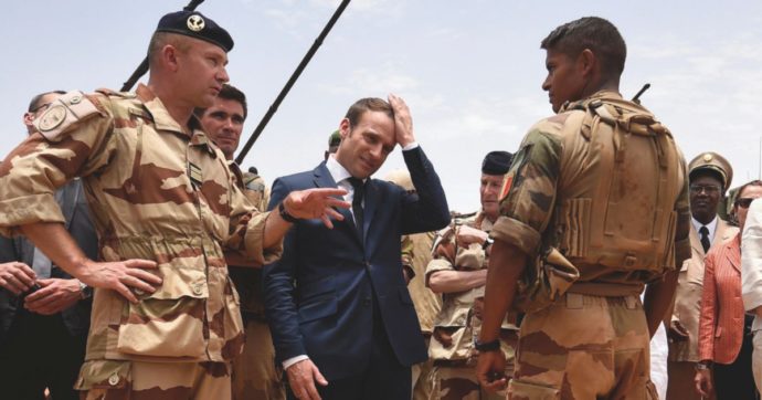 Parigi annaspa e il Mali chiama i mercenari russi