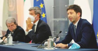 Copertina di Tutti dicono di sì a Draghi sul green pass. Ma lui non ci mette la faccia