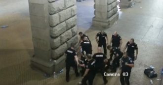 Copertina di Bulgaria, polizia violenta: calci e pugni ai manifestanti anti-corruzione del luglio 2020. I video acquisiti dal parlamento