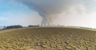 Copertina di Altro che ambiente: la Germania a carbone contro Merkel e Verdi