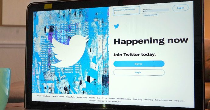 Twitter patteggia il pagamento di 809,5 milioni di dollari per chiudere una class action